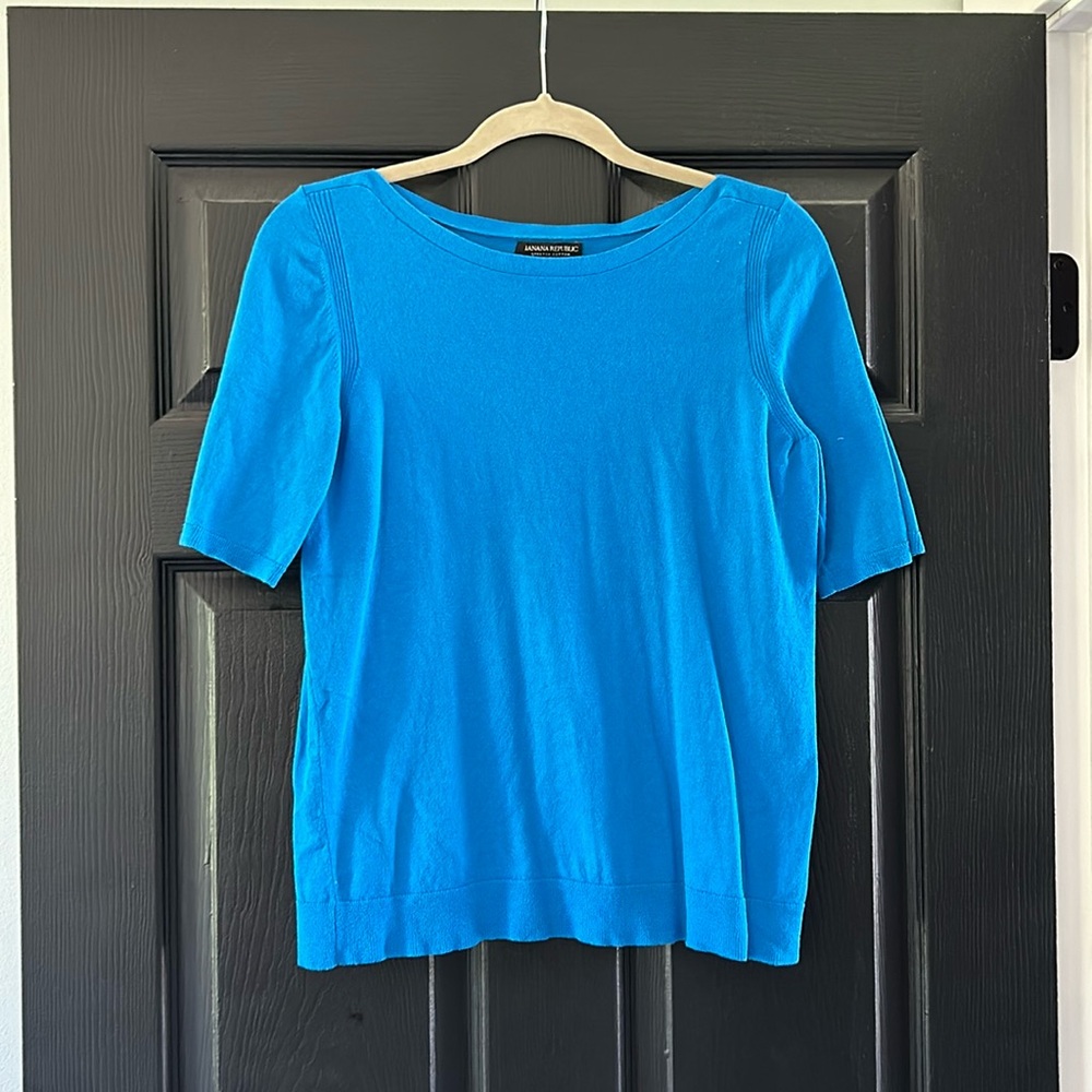 Short sleeve knit top